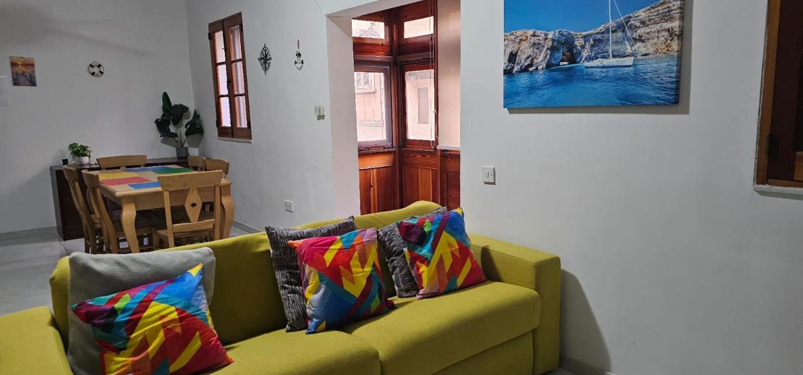 3 Floors Villa On Promenade 4 Bedrooms 3 Bathrooms สลีมา ภายนอก รูปภาพ