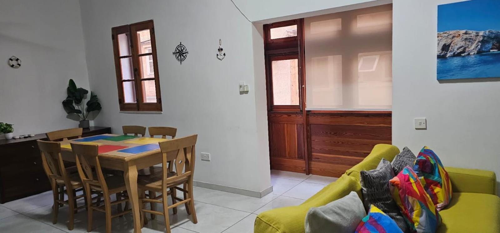 3 Floors Villa On Promenade 4 Bedrooms 3 Bathrooms สลีมา ภายนอก รูปภาพ