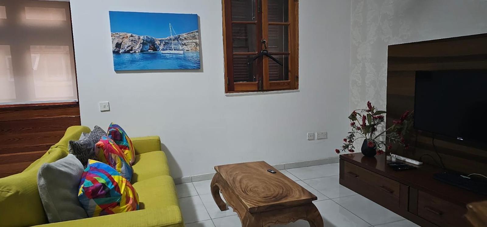 3 Floors Villa On Promenade 4 Bedrooms 3 Bathrooms สลีมา ภายนอก รูปภาพ