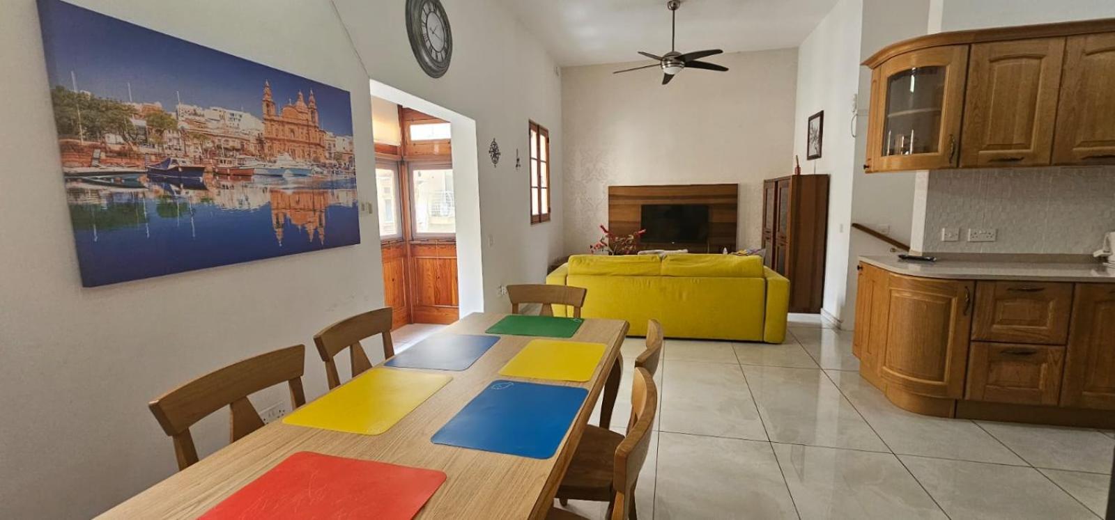 3 Floors Villa On Promenade 4 Bedrooms 3 Bathrooms สลีมา ภายนอก รูปภาพ